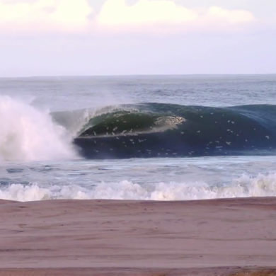 Vidéo de surf de Marc Lacomare surfeur pro français